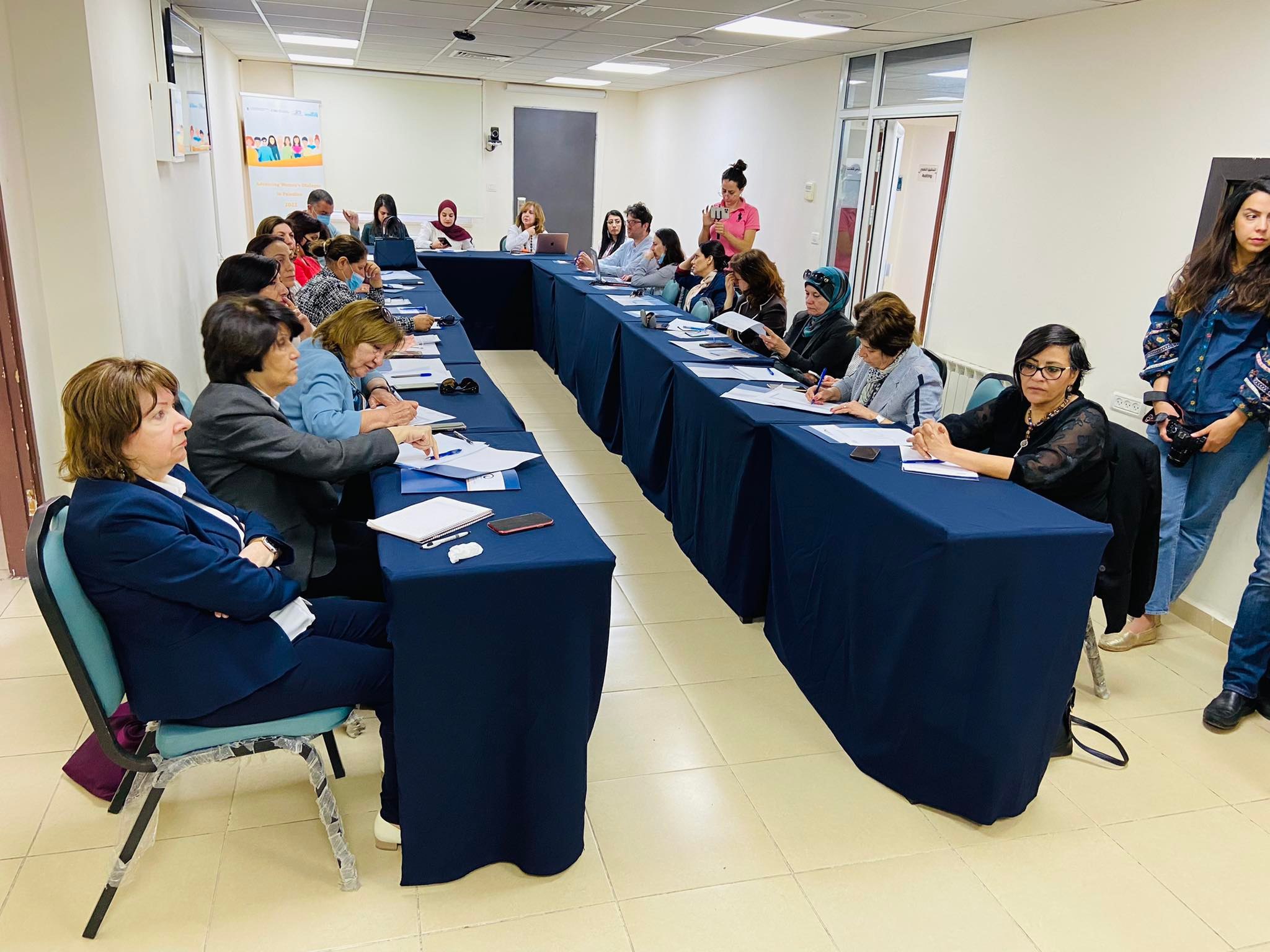 الدعوة إلى تضافر الجهود لخلق بيئة داعمة للمشاركة النسوية والشبابية